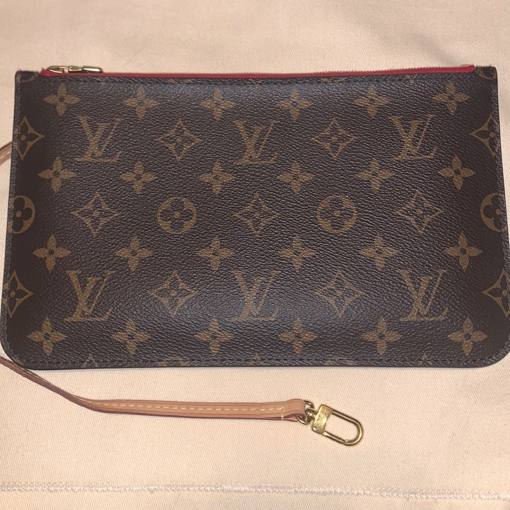 Louis Vuitton Neverfull Pouch